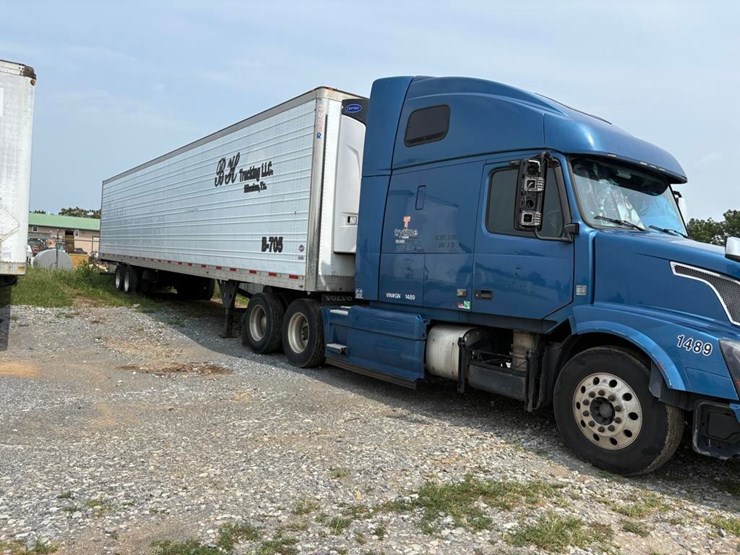 2016-volvo-d13-semi-truck-w/-enclosed-reefer-3000r-image-6