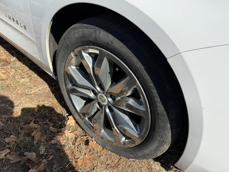 #46833-•-2018-chevrolet-impala-lt-sedan-2g1105s38j9109671-inv#46833-image-10