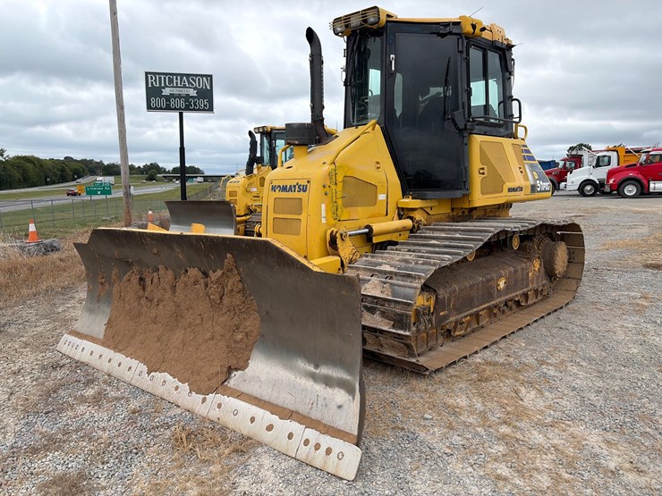 2014-komatsu-d51pxi-22-image-1