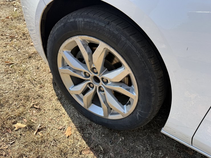 #46833-•-2018-chevrolet-impala-lt-sedan-2g1105s38j9109671-inv#46833-image-8