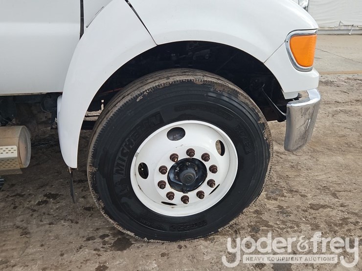 2008-ford-f750-image-9