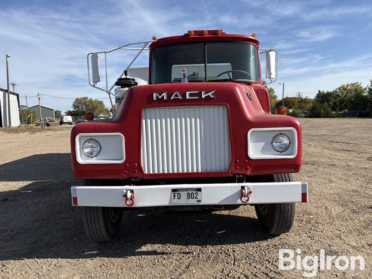1983-mack-dm492s-image-2