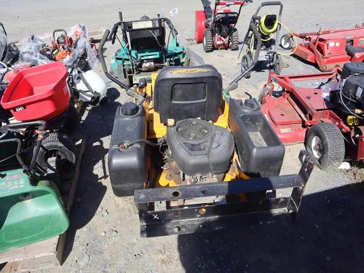 cub-cadet-zero-turn-mower-image-6