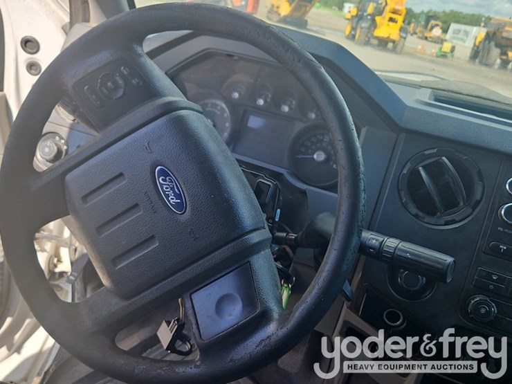2014-ford-f350-xl-image-29