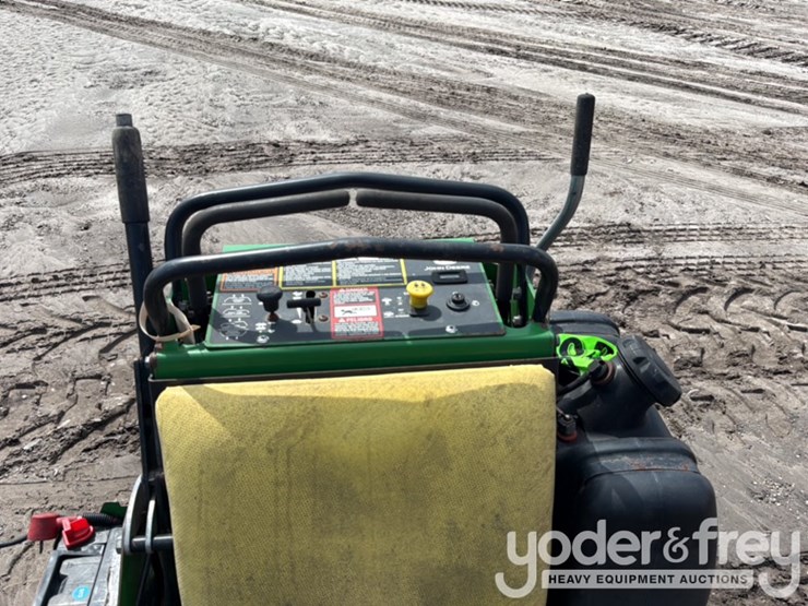 2014-john-deere-636m-image-6