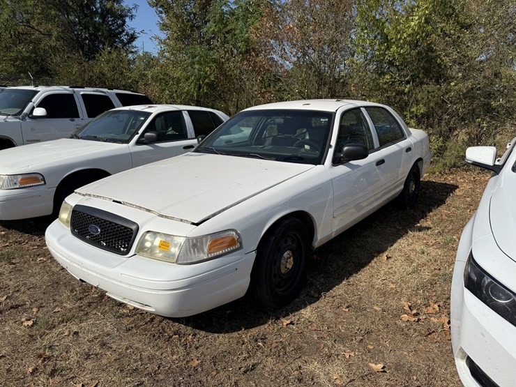#46834-•-2008-ford-crown-victoria-sedan-2fafp71v68x125810-inv#46834-image-1