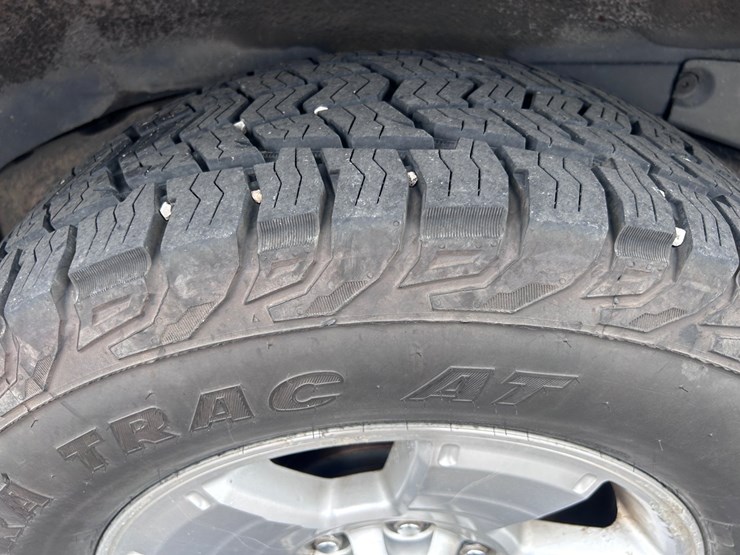 2004-toyota-sequoia-limited-image-4