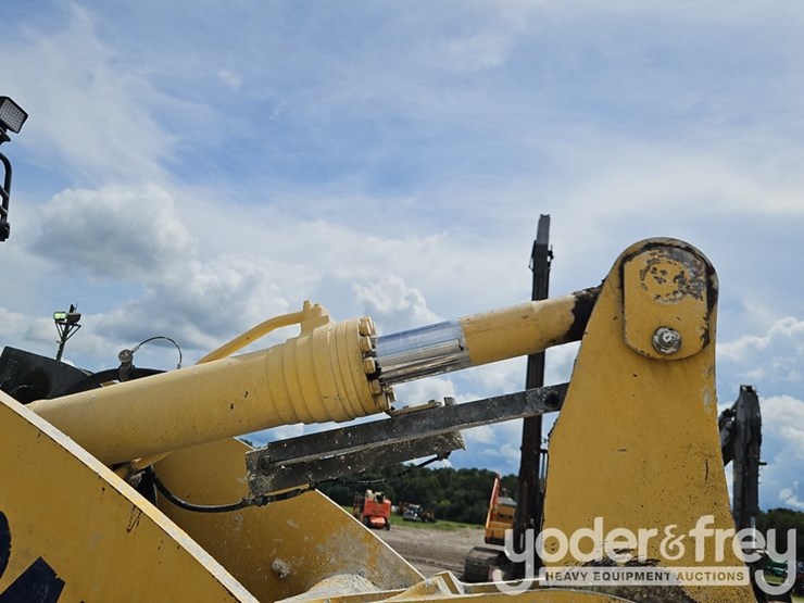 2019-komatsu-wa320-8-image-12