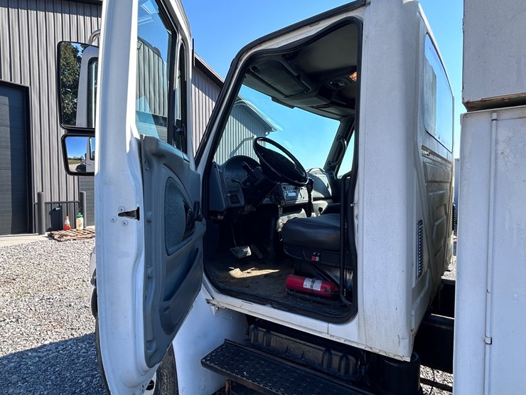 2002-international-durastar-4400-image-24