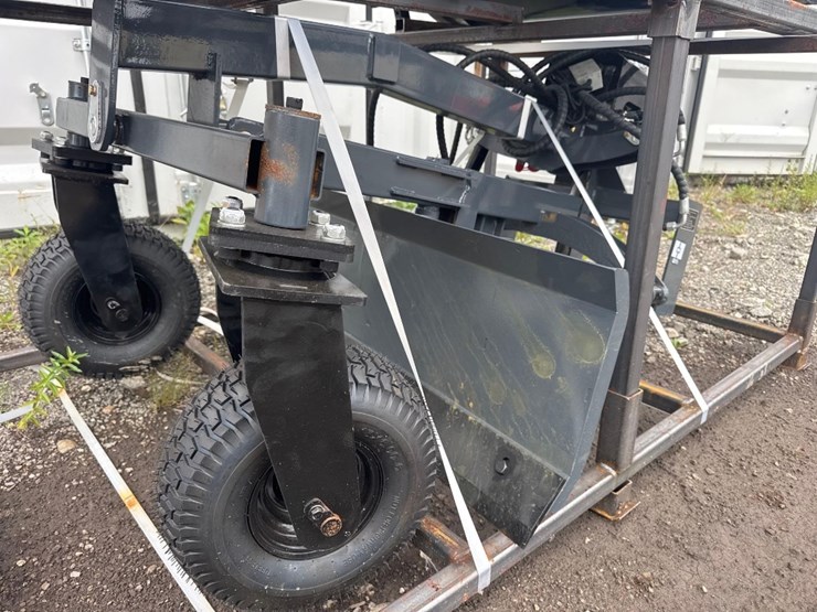 new-giyi-co-mini-stand-on-skidloader-hydraulic-grader-attachment-model-mgr51-image-2
