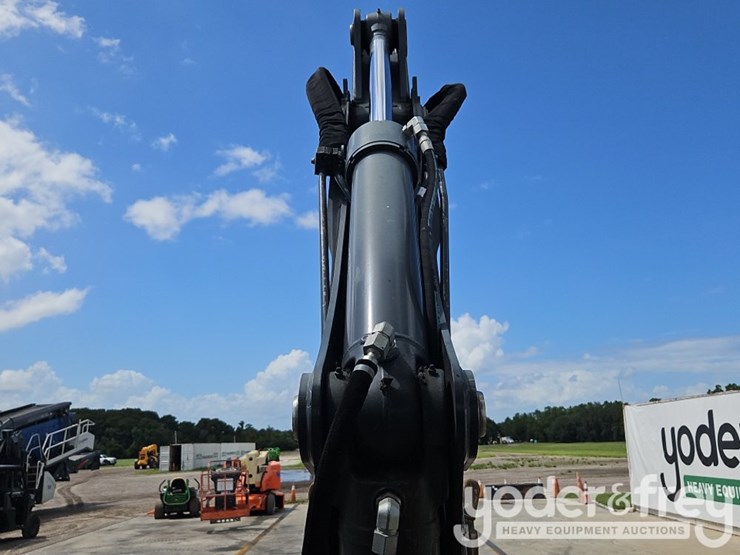 2020-deere-310sl-image-34