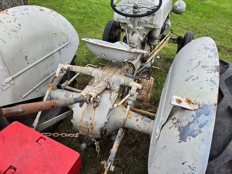 ford-8n-image-13