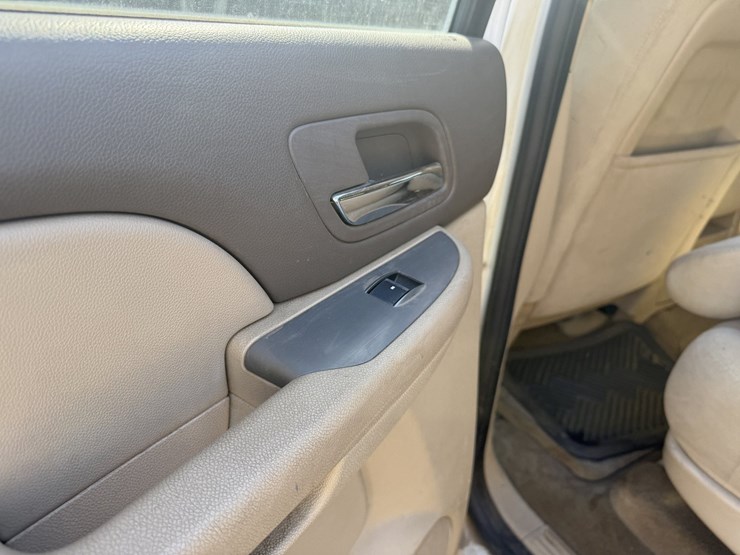 2009-chevrolet-tahoe-image-50
