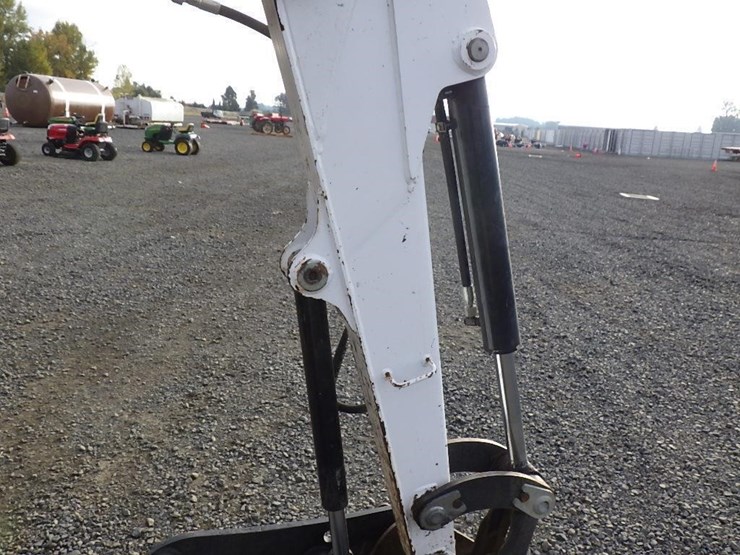 2019-bobcat-e32i-image-28