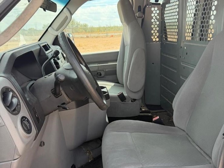 2012-ford-e250-image-9