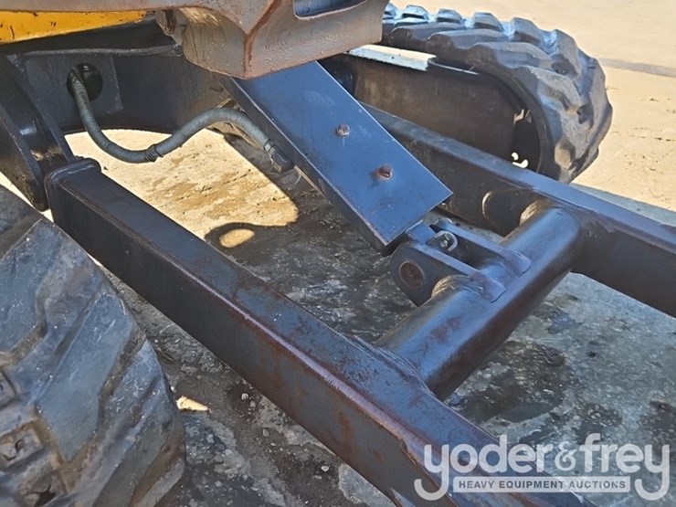 2021-deere-30g-image-15