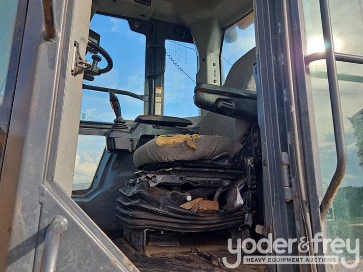 2019-deere-524l-image-18