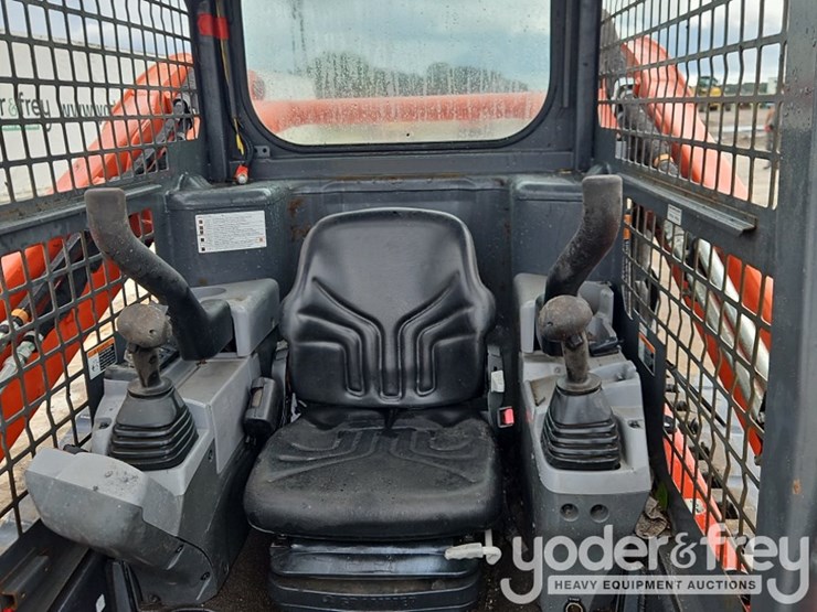 2023-kubota-svl65-2-image-25