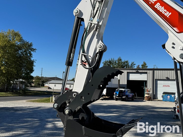 2026-bobcat-e40-image-13