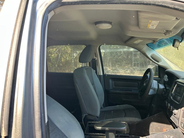 2013-dodge-1500-image-44