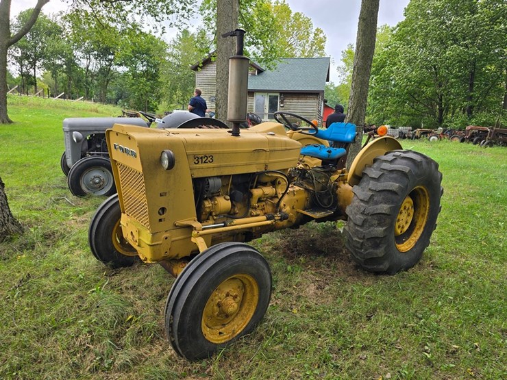 ford-tractor-image-2