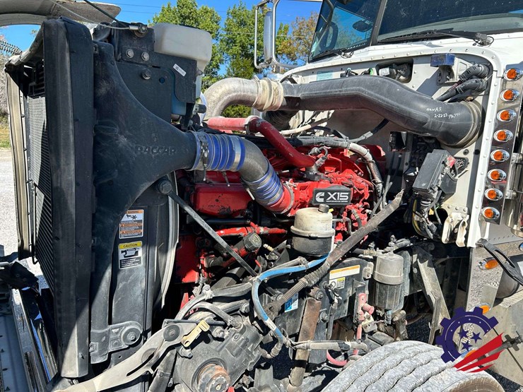 2018-peterbilt-389-image-49
