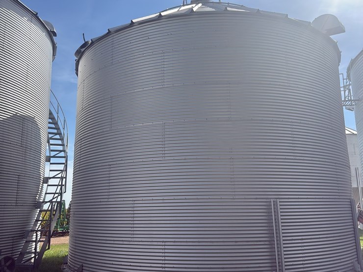 np-grain-bin,-27’-approx-10,000-bu,-full-floor,-unloading-auger,--seller-to-disconnect-power-to-bin,--buyer-responsible-for--removal,-sold-subject-to-seller-confirmation-image-4