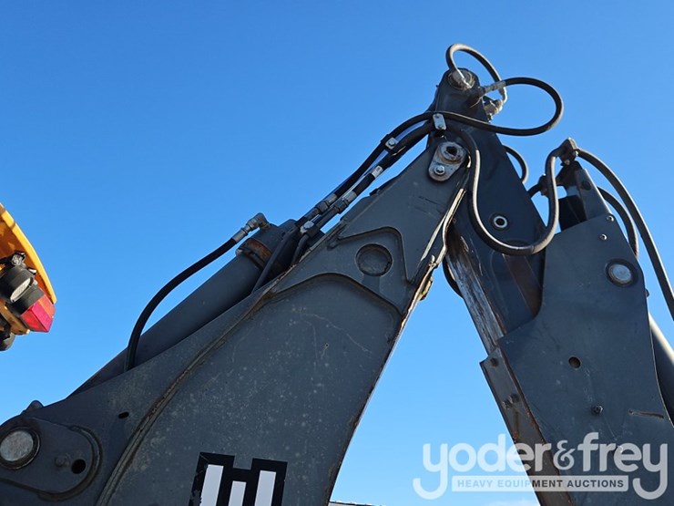 2016-deere-310sl-image-17
