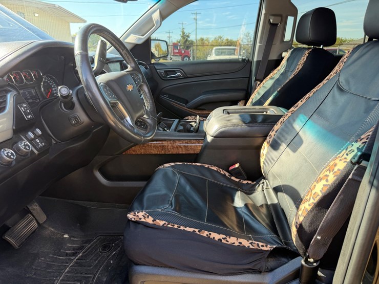2015-chevrolet-tahoe-ltz-image-29