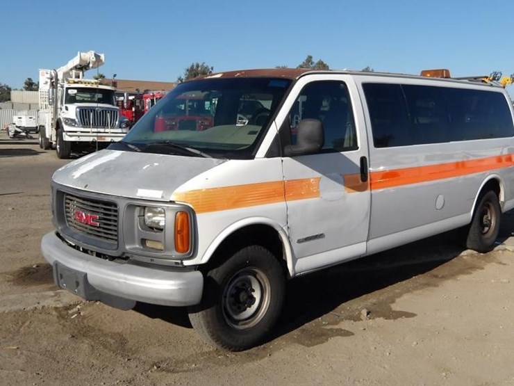 2002-gmc-3500-image-2