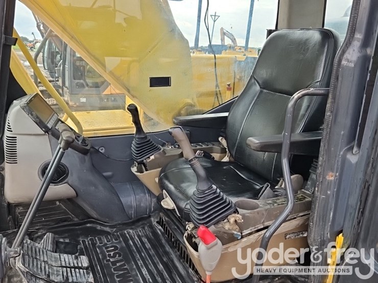 2014-komatsu-pc210-lc-10-image-30