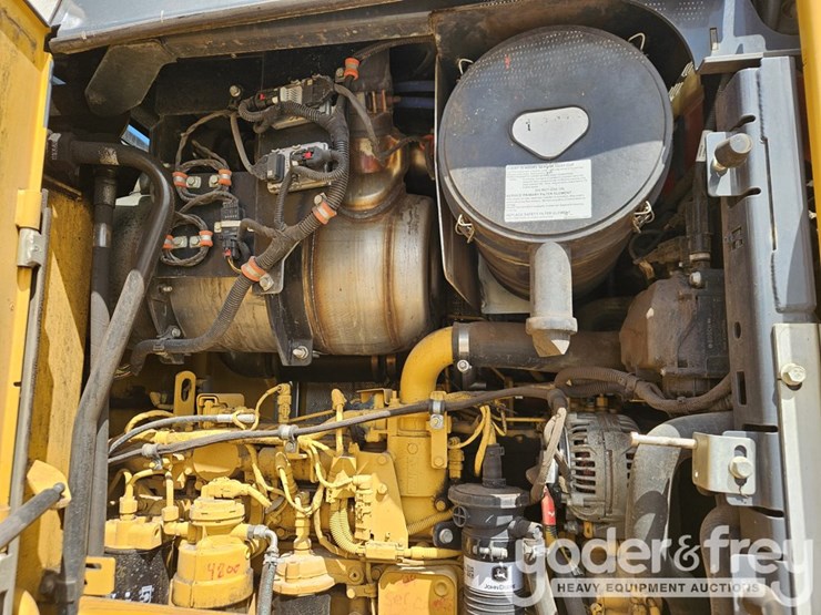 2019-deere-624l-image-23