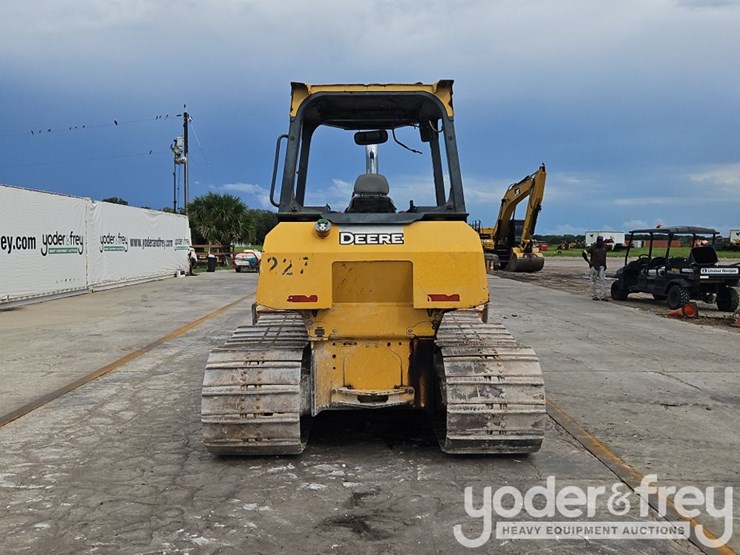 2013-deere-650k-lgp-image-23