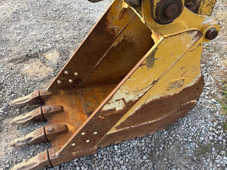 2004-caterpillar-311c-image-9