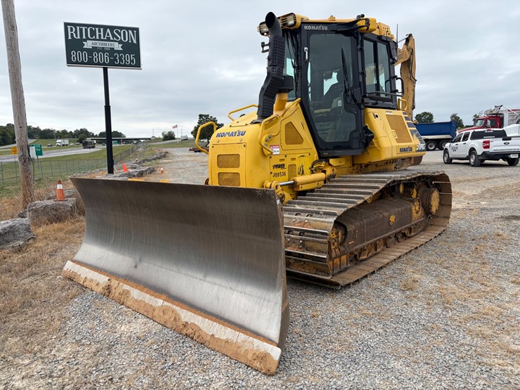 2018-komatsu-d51pxi-24-image-1