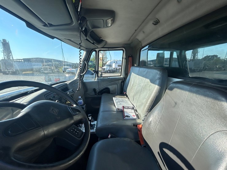 2007-international-durastar-4400-image-23