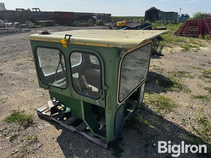 egging-4020-split-door-tractor-cab-image-3