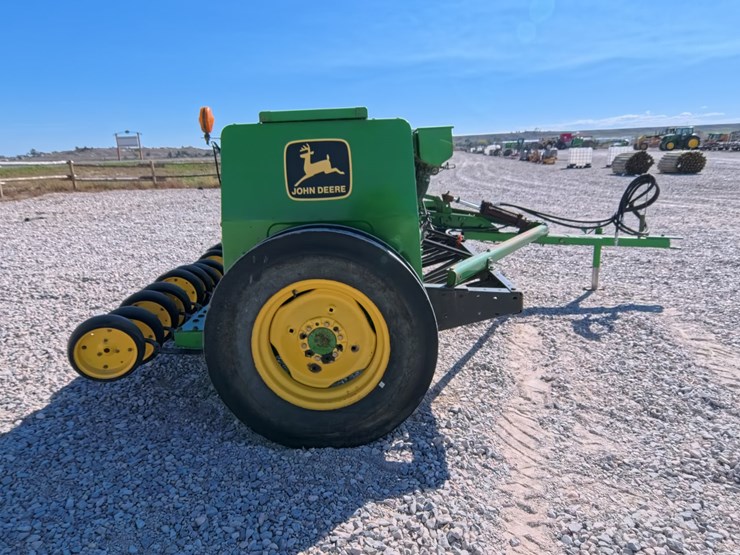 john-deere-450-image-6