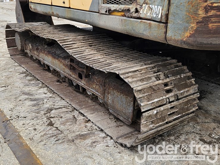 2013-volvo-ec220dl-image-23