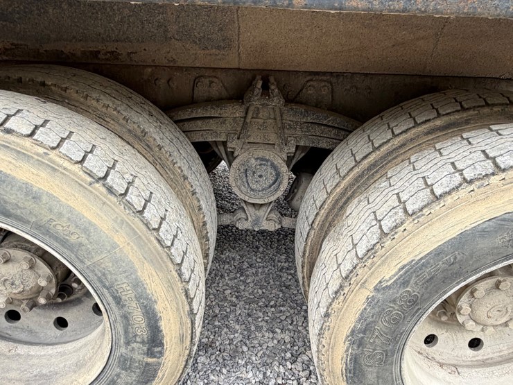 #59-•-1999-volvo-tri-axle-dump-truck-image-5