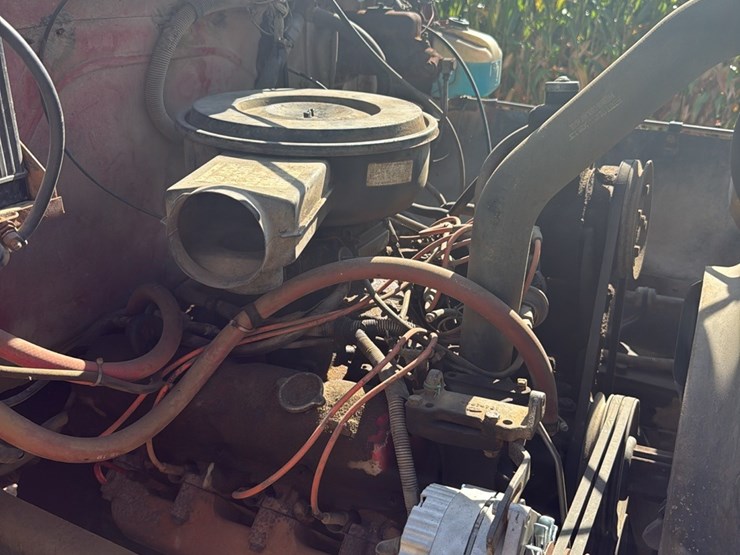 1979-international--model-1924-tandem-grain-truck,-81,877-miles,-4x4-manual-transmission,-gas,-roll-tarp-image-4