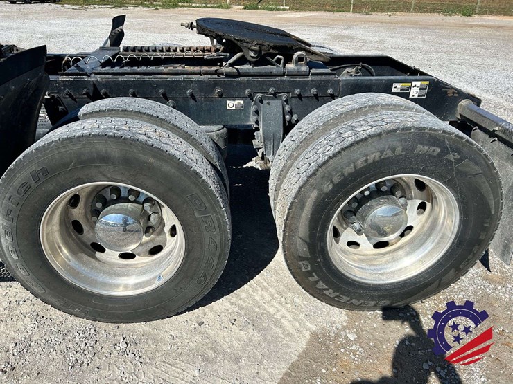 2018-peterbilt-389-image-20