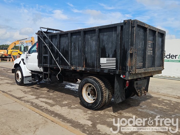 2000-ford-f650-xl-image-3