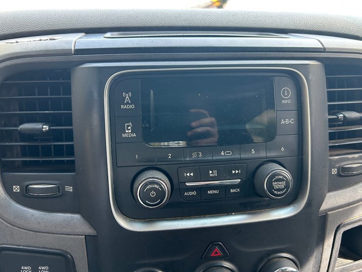 2013-dodge-1500-image-56