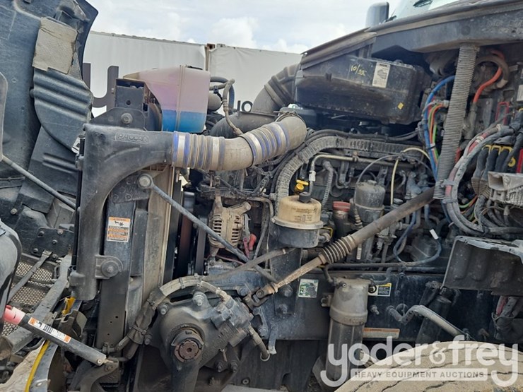2019-peterbilt-579-image-23