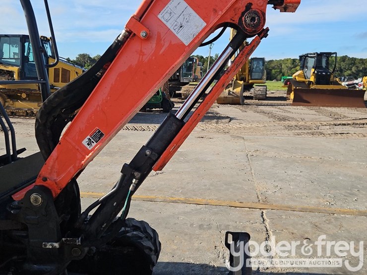 2018-kubota-kx033-4-image-16