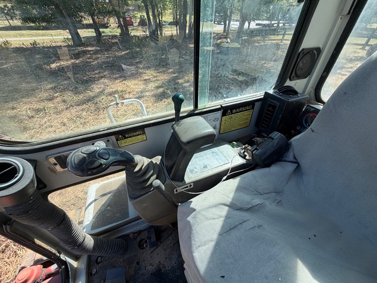 2007-takeuchi-tb135-image-18