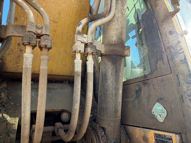 2017-caterpillar-336-image-20