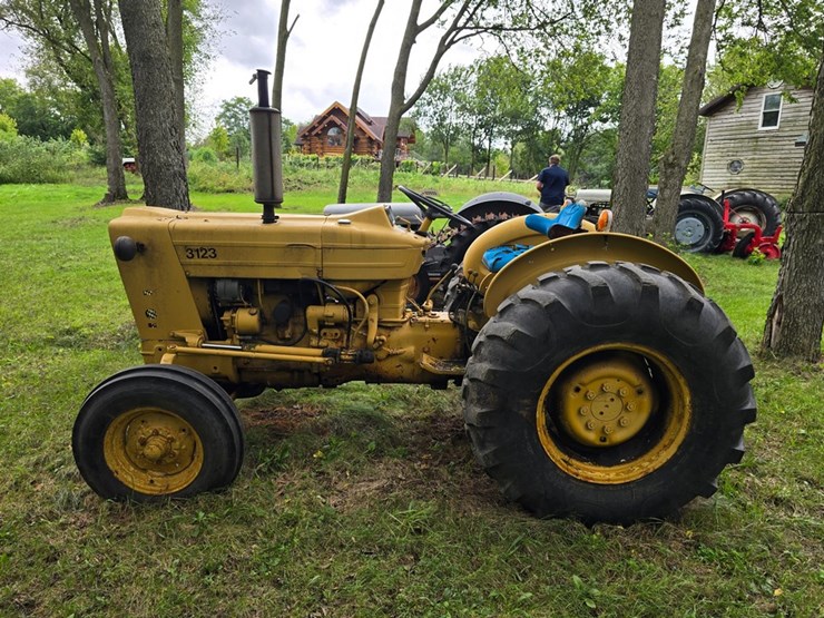ford-tractor-image-3