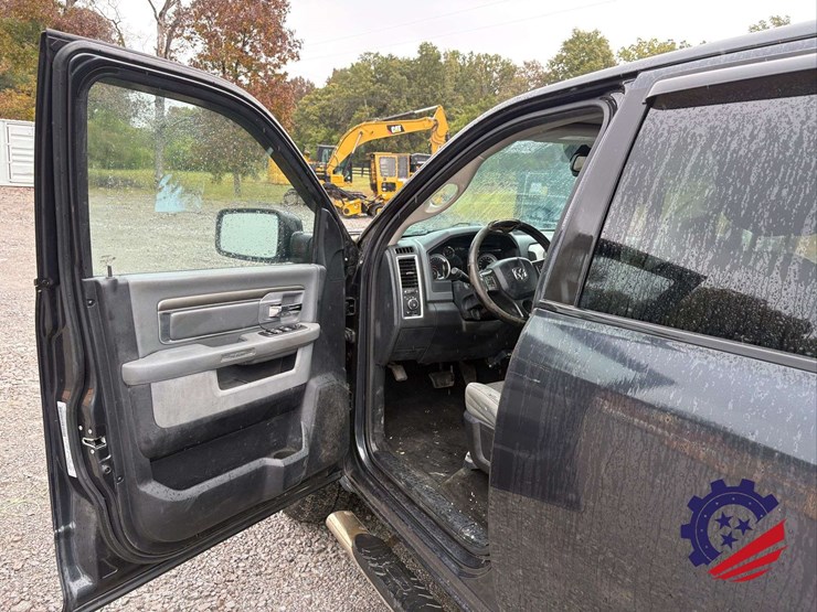 2016-dodge-1500-image-54